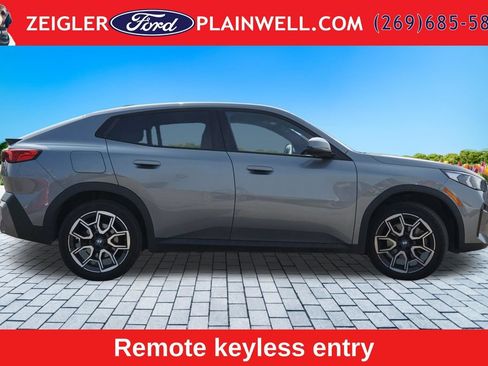 Used 2025 BMW X2 xDrive28i AWD/4WD image 6