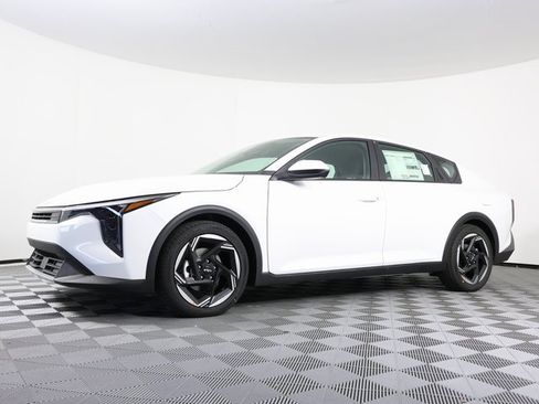 New 2025 Kia K4 EX image 1