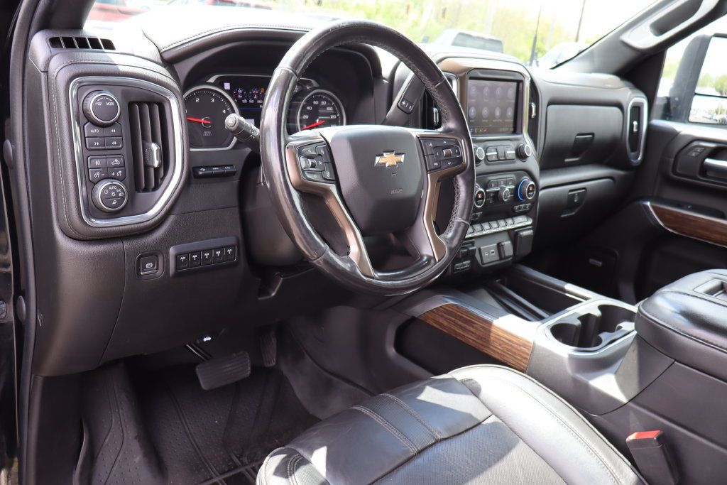 Used 2022 Chevrolet Silverado 3500 High Country AWD/4WD image 5