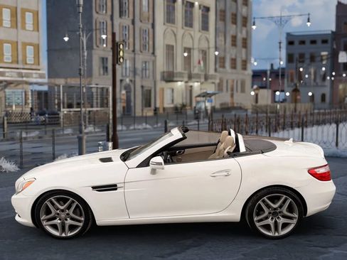 Used 2016 Mercedes-Benz SLK 300 image 10