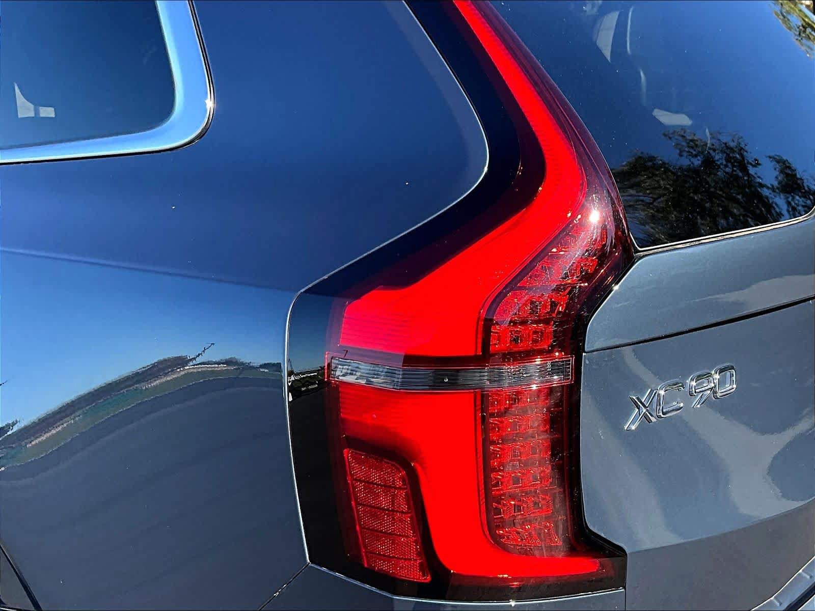 Used 2026 Volvo XC90 T8 Plus w/ Protection Package Premier AWD/4WD image 34