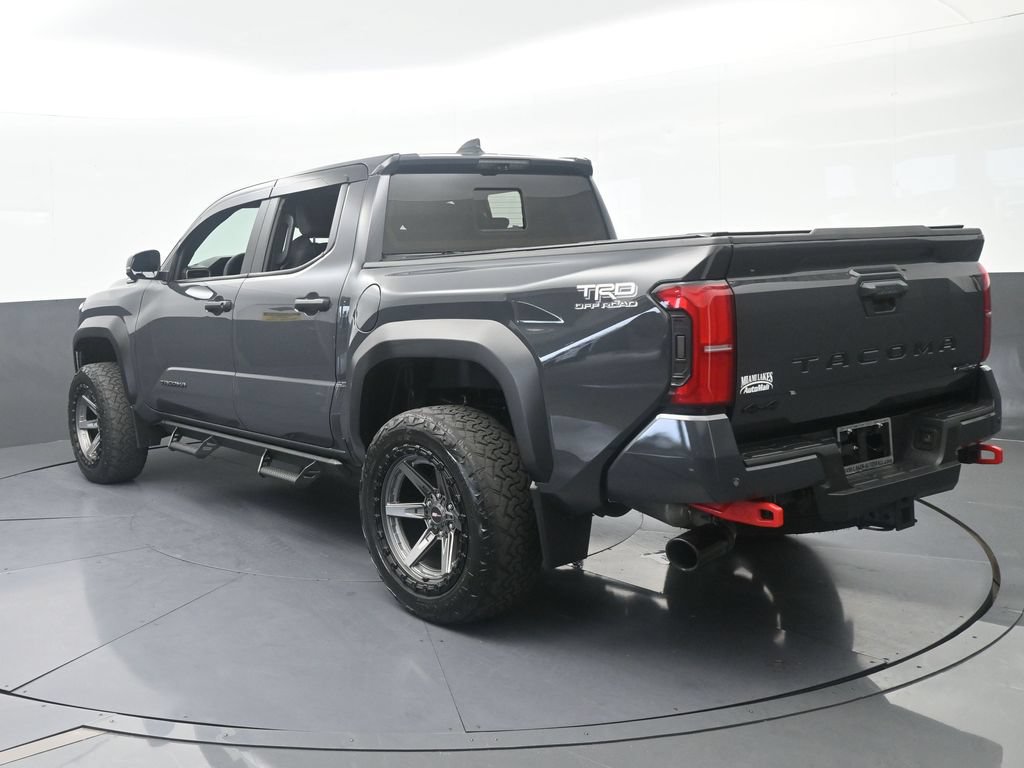 Used 2025 Toyota Tacoma TRD Off-Road w/ TRD Off Road Premium Package AWD/4WD image 4