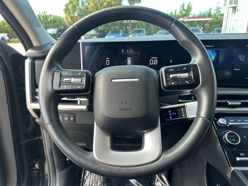 Used 2025 Hyundai Santa Fe SEL FWD image 11
