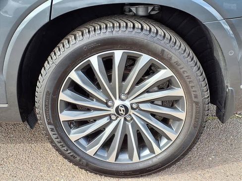 Used 2023 Hyundai Palisade Calligraphy image 8