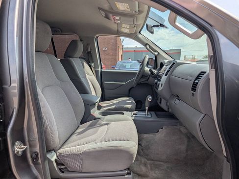 Used 2017 Nissan Frontier SV AWD/4WD image 16