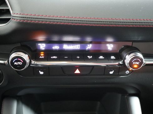 New 2026 MAZDA MAZDA3 Carbon image 31