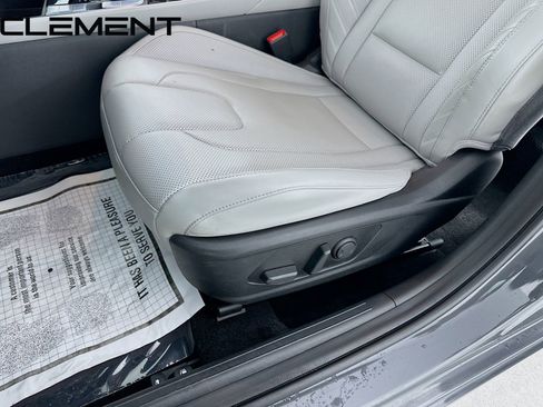 Certified 2024 Hyundai Elantra Limited FWD image 30