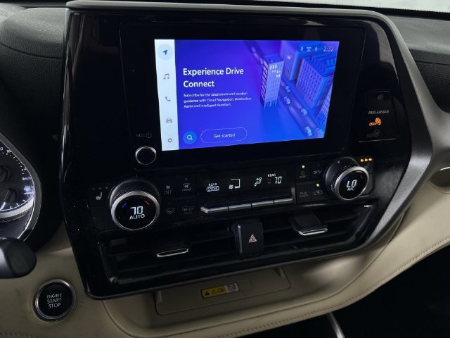 Used 2024 Toyota Highlander XLE AWD/4WD image 14