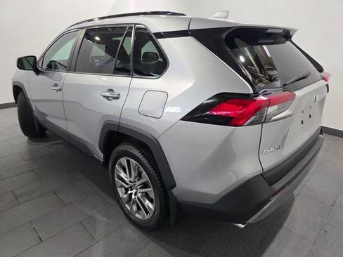 Used 2022 Toyota RAV4 Limited AWD/4WD image 3