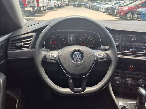 Used 2020 Volkswagen Jetta SE FWD image 16