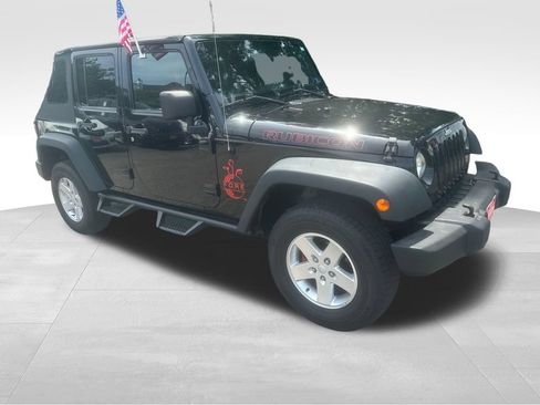 Used 2014 Jeep Wrangler Unlimited Rubicon w/ Connectivity Group AWD/4WD image 28
