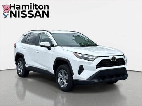 Used 2025 Toyota RAV4 XLE AWD/4WD image 1