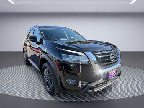 Used 2022 Nissan Pathfinder SV AWD/4WD image 10