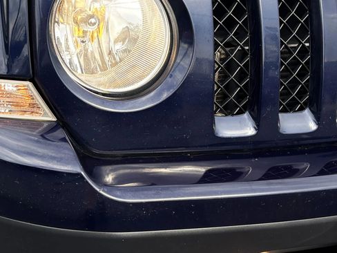 Used 2017 Jeep Patriot High Altitude AWD/4WD image 7