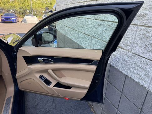 Used 2014 Porsche Panamera image 43