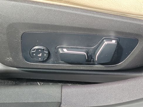 Used 2024 BMW 330i Sedan w/ Convenience Package RWD image 19