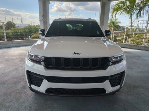 New 2026 Jeep Grand Cherokee Altitude image 3