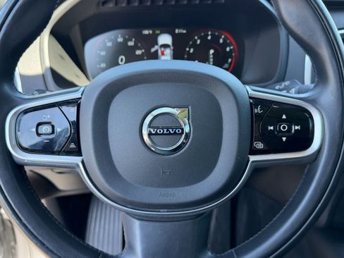 Used 2020 Volvo XC90 T5 Momentum w/ Protection Package Premier AWD/4WD image 8
