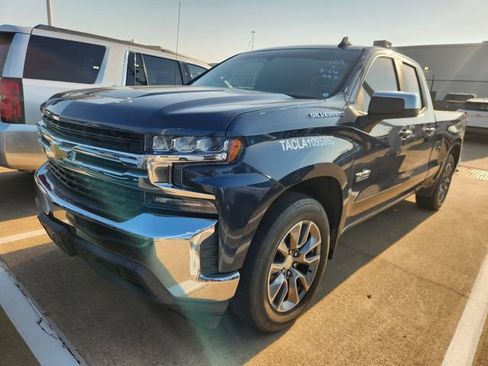 Used 2019 Chevrolet Silverado 1500 LT w/ Texas Edition RWD image 3