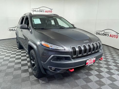 Used 2016 Jeep Cherokee Trailhawk w/ Comfort/Convenience Group image 10