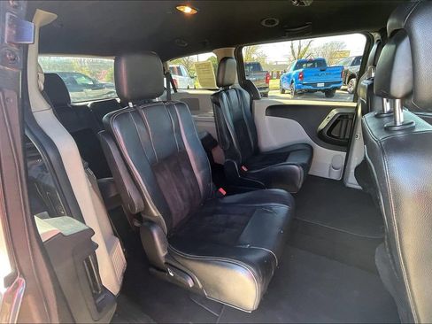 Used 2017 Dodge Grand Caravan SXT FWD image 25
