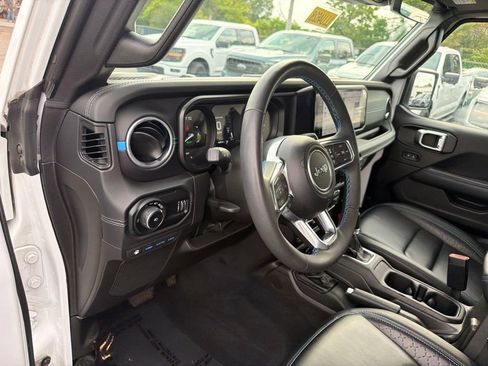 Used 2024 Jeep Wrangler High Altitude AWD/4WD image 22