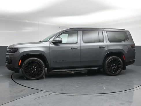 Used 2023 Jeep Wagoneer Series II AWD/4WD image 4