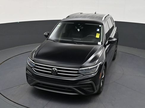 Used 2023 Volkswagen Tiguan SE FWD image 18