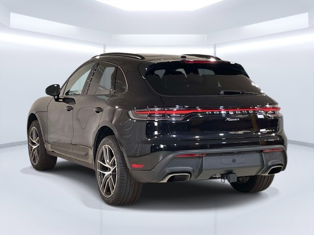 Certified 2026 Porsche Macan AWD/4WD image 3
