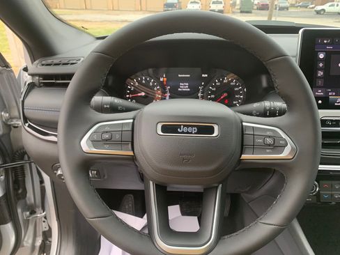 New 2026 Jeep Compass Latitude image 16