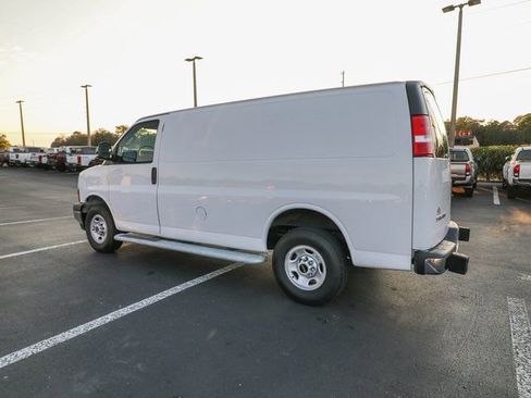 Used 2024 GMC Savana 2500 w/ Driver Convenience Package RWD image 6