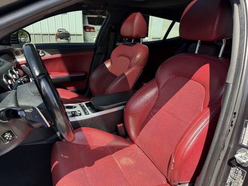 Used 2021 Kia Stinger GT1 AWD/4WD image 16
