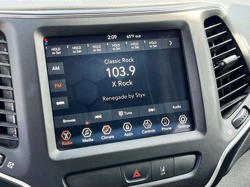 Used 2022 Jeep Cherokee Latitude w/ Trailer Tow Group image 14