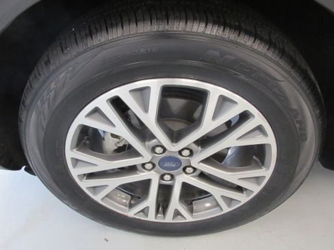 Used 2022 Ford Escape SEL w/ Technology Package image 13