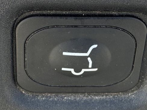 Used 2025 Ford Expedition Active image 30