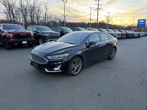 Used 2020 Ford Fusion Titanium image 29