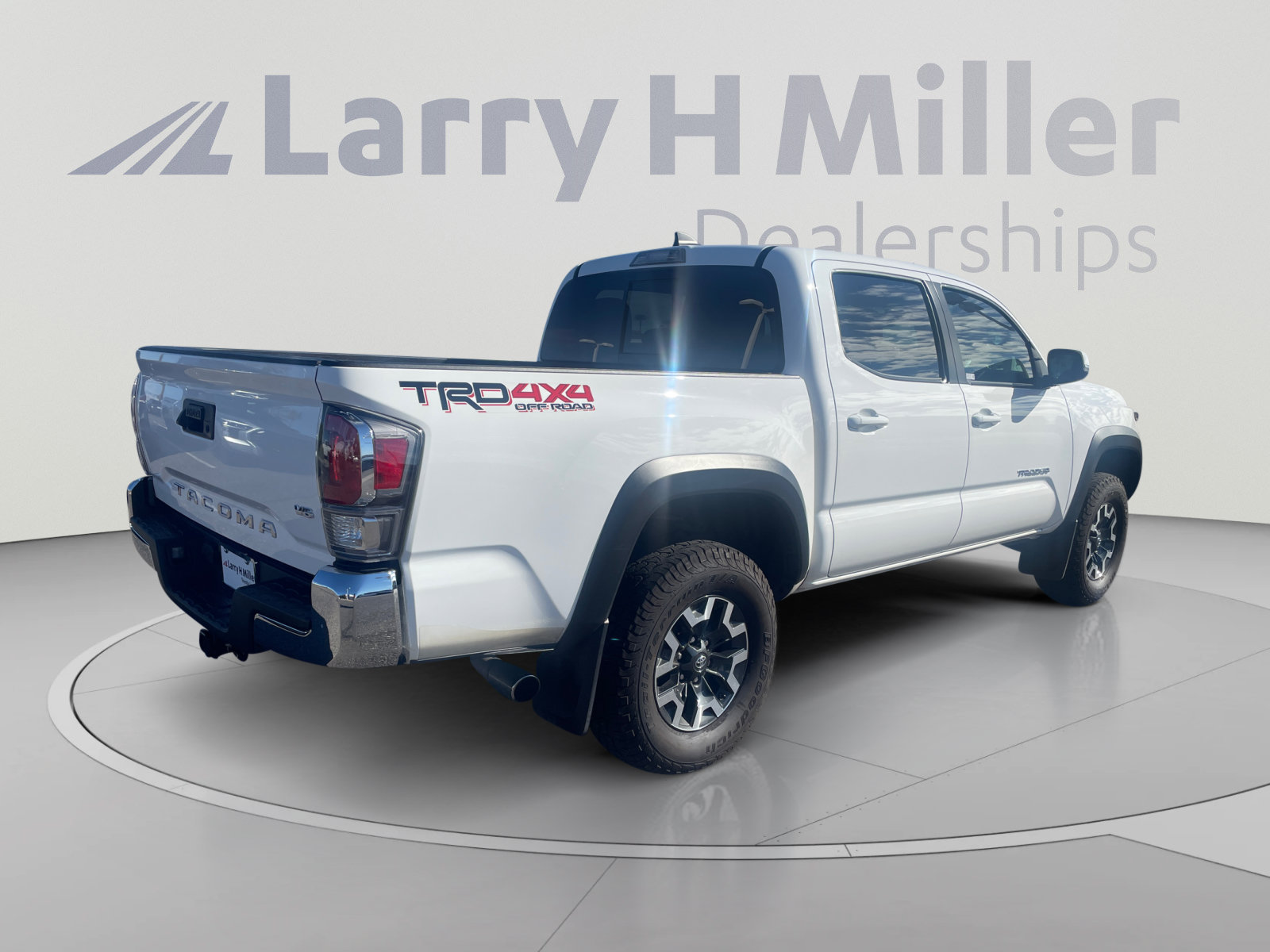 Used 2020 Toyota Tacoma TRD Off-Road AWD/4WD image 5