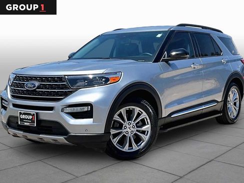 Used 2024 Ford Explorer XLT w/ Equipment Group 202A RWD image 1