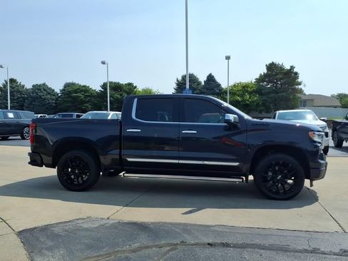 Used 2024 Chevrolet Silverado 1500 High Country w/ High Country Premium Package AWD/4WD image 4