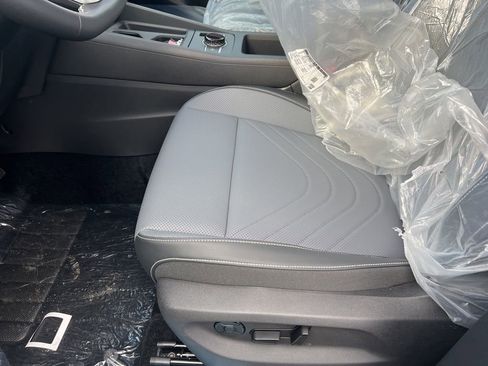 New 2026 Volkswagen Tiguan SE AWD/4WD image 15