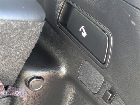 Used 2022 Mitsubishi Outlander SE image 13