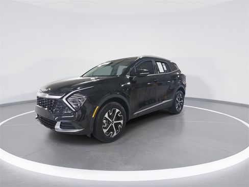 Used 2024 Kia Sportage EX image 4