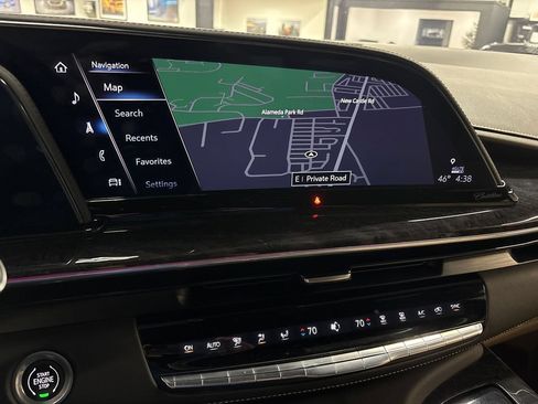 Used 2023 Cadillac Escalade Premium Luxury w/ Performance Package AWD/4WD image 37