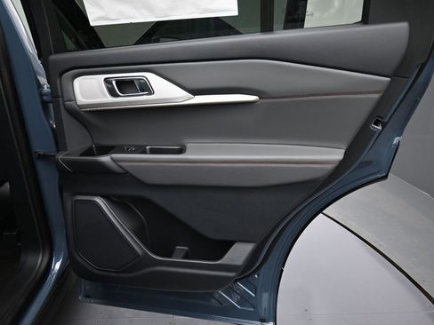 New 2025 Ford Explorer Active image 7