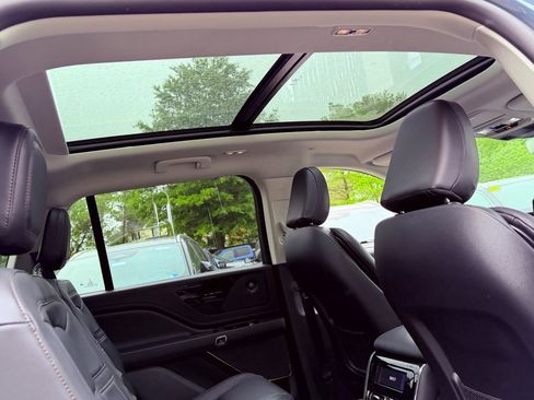 New 2026 Lincoln Aviator Reserve AWD/4WD image 9