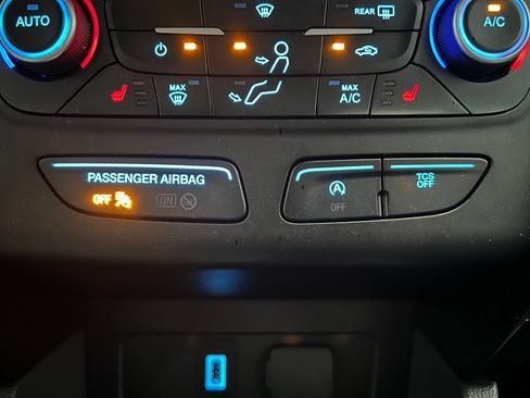 Used 2018 Ford Escape SE w/ SE Sport Appearance Package AWD/4WD image 29