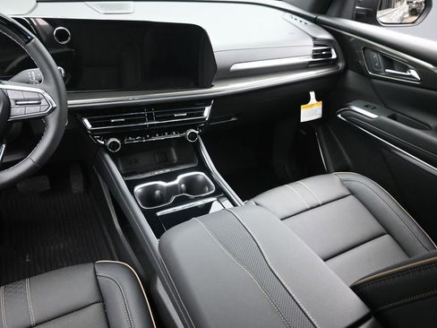 New 2026 Chevrolet Traverse High Country image 15