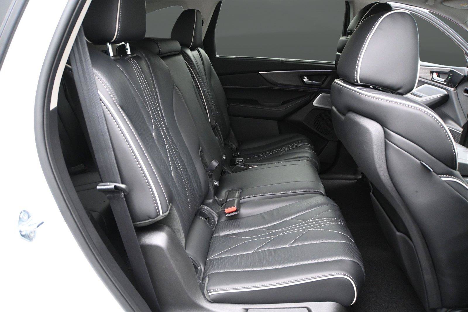 Certified 2026 Acura MDX w/ Advance Package AWD/4WD image 15