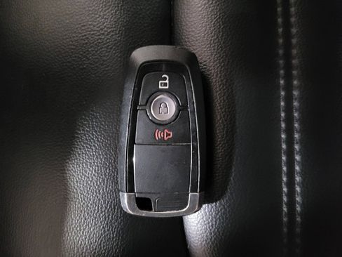 Used 2023 Ford Edge SEL image 32