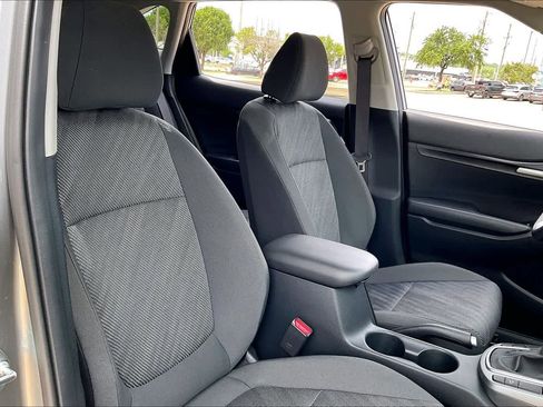 Certified 2026 Kia Seltos LX FWD image 11